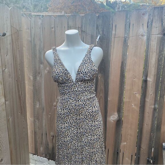 ASOS DESIGN plunge maxi dress in animal print size 0 - Picture 9 of 14